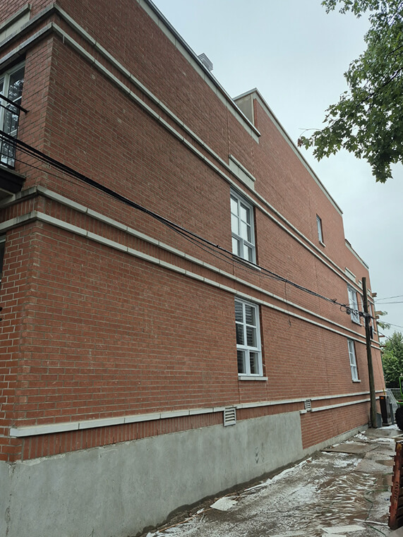 Maçonnerie en brique d'une façade